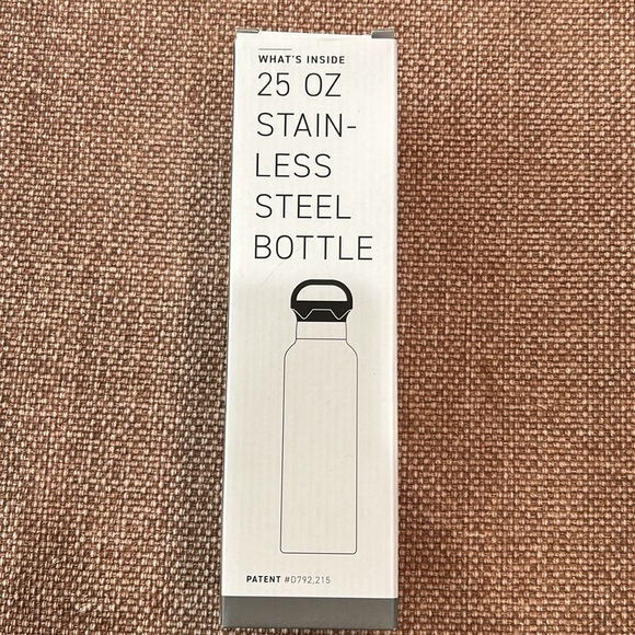 Stainless Steel “YouTube” Voyager Water Bottle in black - Picture 6 of 9